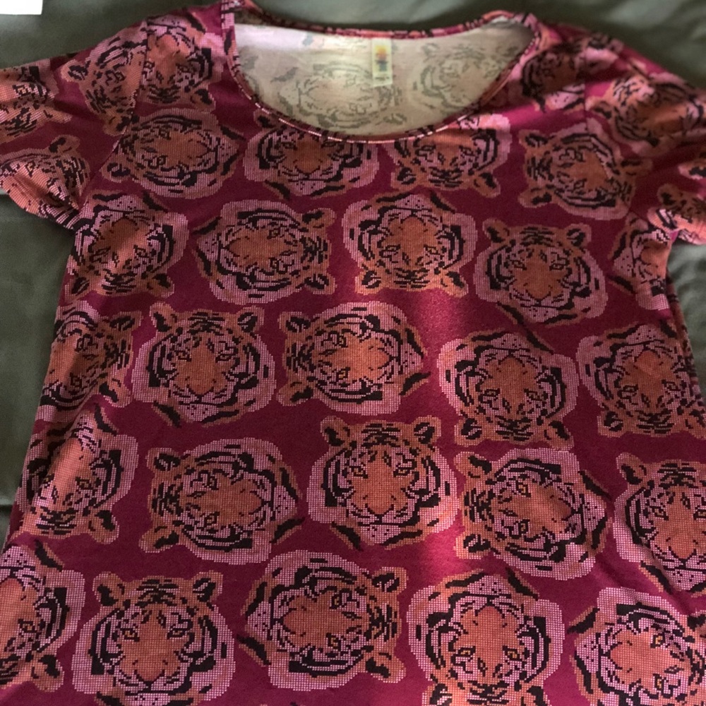LulaRoe Classic T